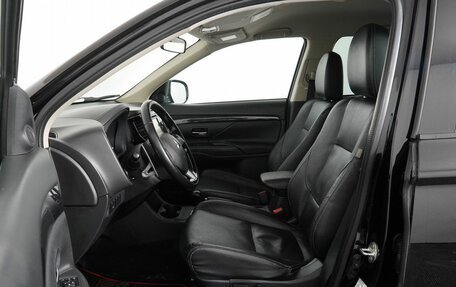 Mitsubishi Outlander III рестайлинг 3, 2016 год, 1 550 000 рублей, 8 фотография