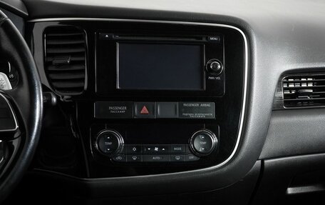 Mitsubishi Outlander III рестайлинг 3, 2016 год, 1 550 000 рублей, 13 фотография