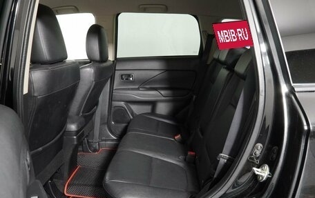 Mitsubishi Outlander III рестайлинг 3, 2016 год, 1 550 000 рублей, 10 фотография