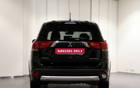 Mitsubishi Outlander III рестайлинг 3, 2016 год, 1 550 000 рублей, 4 фотография