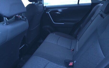 Toyota RAV4, 2021 год, 3 350 000 рублей, 7 фотография