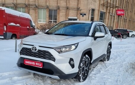 Toyota RAV4, 2021 год, 3 350 000 рублей, 1 фотография