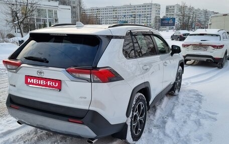 Toyota RAV4, 2021 год, 3 350 000 рублей, 3 фотография