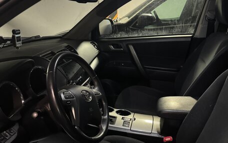 Toyota Highlander III, 2012 год, 2 050 000 рублей, 3 фотография