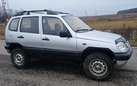 Chevrolet Niva I рестайлинг, 2003 год, 260 000 рублей, 5 фотография