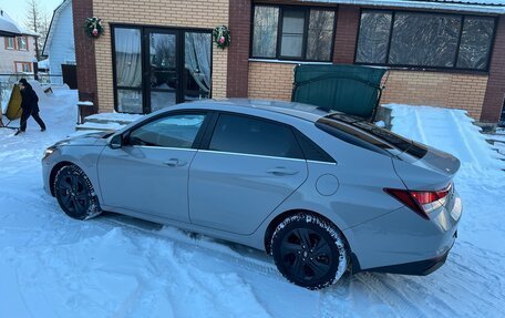 Hyundai Elantra, 2021 год, 2 100 000 рублей, 11 фотография