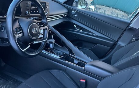 Hyundai Elantra, 2021 год, 2 100 000 рублей, 13 фотография