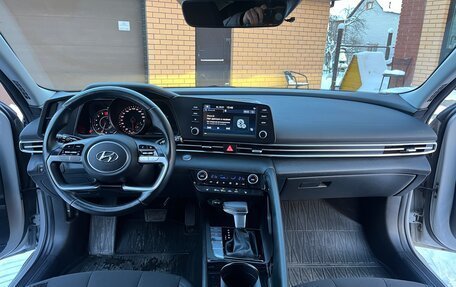 Hyundai Elantra, 2021 год, 2 100 000 рублей, 30 фотография