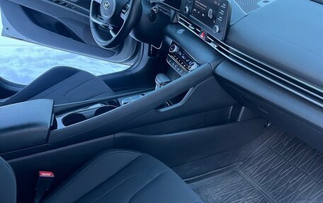 Hyundai Elantra, 2021 год, 2 100 000 рублей, 26 фотография