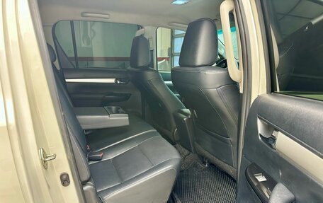 Toyota Hilux VIII, 2015 год, 2 979 900 рублей, 10 фотография