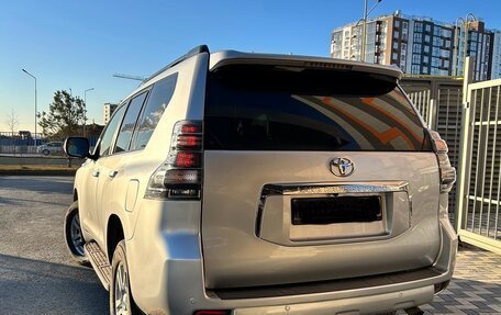 Toyota Land Cruiser Prado 150 рестайлинг 2, 2011 год, 2 800 000 рублей, 2 фотография