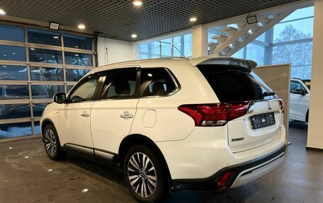 Mitsubishi Outlander III рестайлинг 3, 2019 год, 2 890 000 рублей, 5 фотография