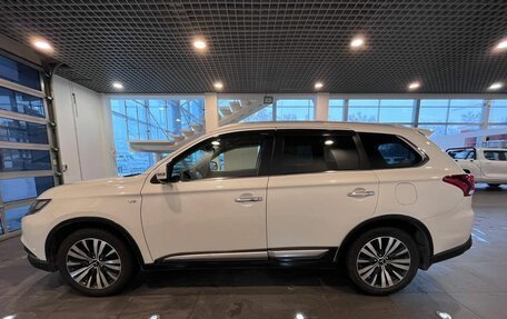 Mitsubishi Outlander III рестайлинг 3, 2019 год, 2 890 000 рублей, 6 фотография