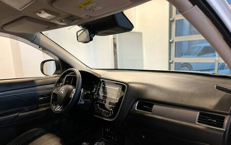 Mitsubishi Outlander III рестайлинг 3, 2019 год, 2 890 000 рублей, 12 фотография