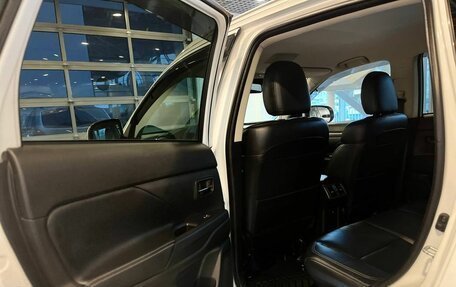 Mitsubishi Outlander III рестайлинг 3, 2019 год, 2 890 000 рублей, 20 фотография