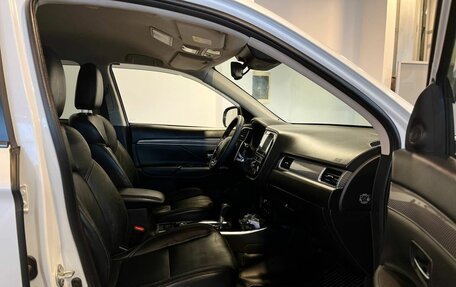 Mitsubishi Outlander III рестайлинг 3, 2019 год, 2 890 000 рублей, 25 фотография