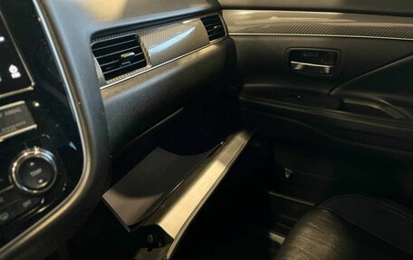 Mitsubishi Outlander III рестайлинг 3, 2019 год, 2 890 000 рублей, 26 фотография