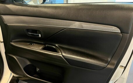 Mitsubishi Outlander III рестайлинг 3, 2019 год, 2 890 000 рублей, 24 фотография