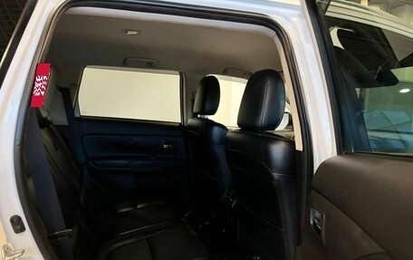 Mitsubishi Outlander III рестайлинг 3, 2019 год, 2 890 000 рублей, 22 фотография