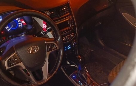 Hyundai Solaris II рестайлинг, 2015 год, 980 000 рублей, 6 фотография