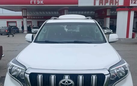 Toyota Land Cruiser Prado 150 рестайлинг 2, 2015 год, 3 700 000 рублей, 1 фотография