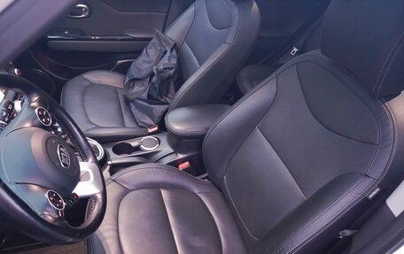 KIA Soul II рестайлинг, 2018 год, 2 300 000 рублей, 16 фотография