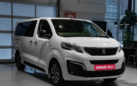 Peugeot Traveller I, 2018 год, 3 650 000 рублей, 3 фотография