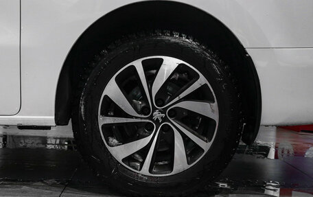 Peugeot Traveller I, 2018 год, 3 650 000 рублей, 38 фотография