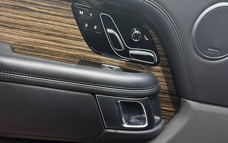 Land Rover Range Rover IV рестайлинг, 2018 год, 7 500 000 рублей, 17 фотография