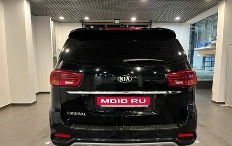 KIA Carnival III, 2019 год, 2 850 000 рублей, 4 фотография