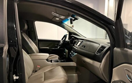 KIA Carnival III, 2019 год, 2 850 000 рублей, 23 фотография