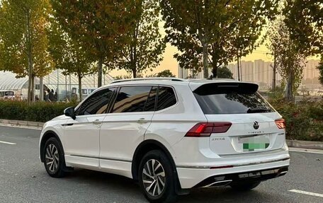 Volkswagen Tiguan II, 2021 год, 2 380 000 рублей, 7 фотография