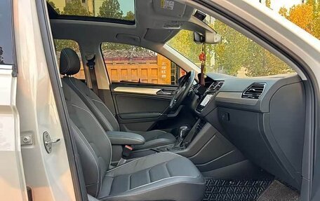 Volkswagen Tiguan II, 2021 год, 2 380 000 рублей, 6 фотография