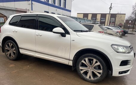 Volkswagen Touareg III, 2013 год, 1 800 000 рублей, 2 фотография