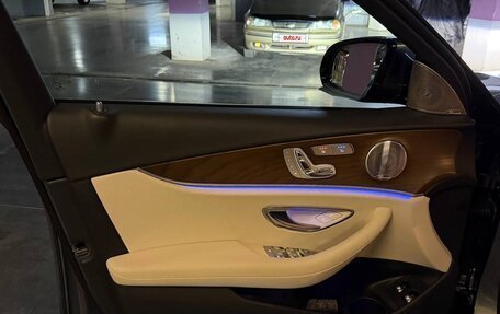 Mercedes-Benz E-Класс, 2020 год, 5 300 000 рублей, 29 фотография