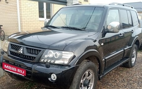 Mitsubishi Pajero III рестайлинг, 2005 год, 1 120 000 рублей, 20 фотография