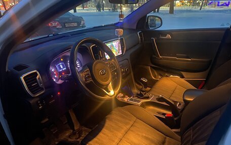 KIA Sportage IV рестайлинг, 2017 год, 1 390 000 рублей, 6 фотография