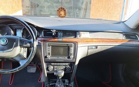 Skoda Superb III рестайлинг, 2009 год, 1 050 000 рублей, 6 фотография