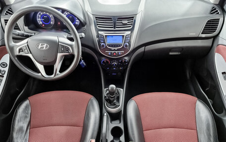 Hyundai Solaris II рестайлинг, 2011 год, 665 000 рублей, 12 фотография