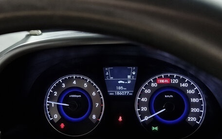 Hyundai Solaris II рестайлинг, 2011 год, 665 000 рублей, 14 фотография