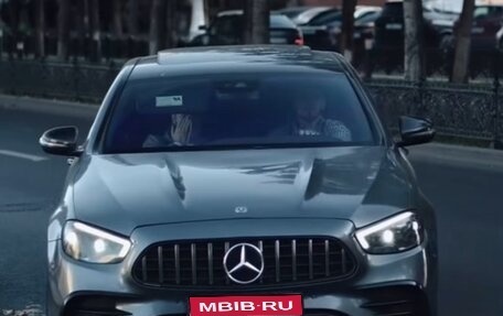 Mercedes-Benz E-Класс, 2018 год, 3 550 000 рублей, 1 фотография