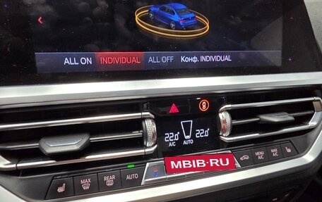 BMW 3 серия, 2019 год, 3 770 000 рублей, 12 фотография