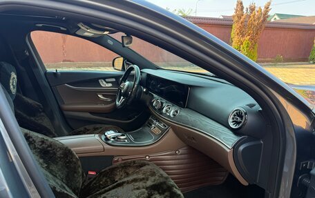 Mercedes-Benz E-Класс, 2018 год, 3 550 000 рублей, 8 фотография