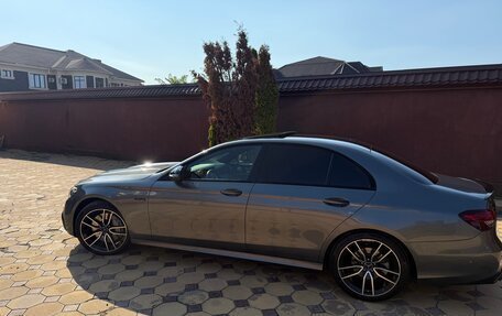 Mercedes-Benz E-Класс, 2018 год, 3 550 000 рублей, 5 фотография