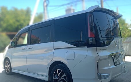 Honda Stepwgn IV, 2021 год, 2 890 000 рублей, 4 фотография