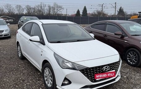 Hyundai Solaris II рестайлинг, 2021 год, 1 390 000 рублей, 2 фотография