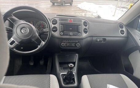 Volkswagen Tiguan I, 2011 год, 935 000 рублей, 2 фотография