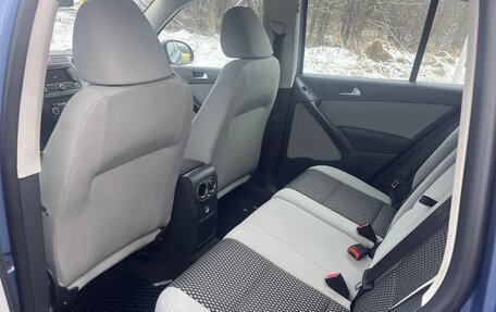 Volkswagen Tiguan I, 2011 год, 935 000 рублей, 3 фотография