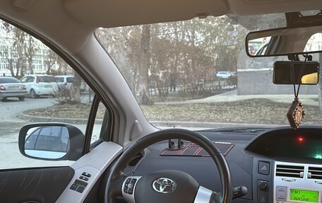 Toyota Yaris III рестайлинг, 2008 год, 550 000 рублей, 13 фотография