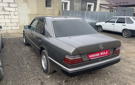 Mercedes-Benz W124, 1990 год, 499 000 рублей, 3 фотография